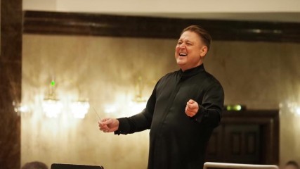 Премьера оперы в концертном исполнении Рихарда Вагнера «Летучий голландец» в Казани.
The premiere of the opera in a concert performance by Richard Wagner's “Flying Dutchman” in Kazan.
Рихард Вагнерның “Оча торган голланд” романтик операсының концер