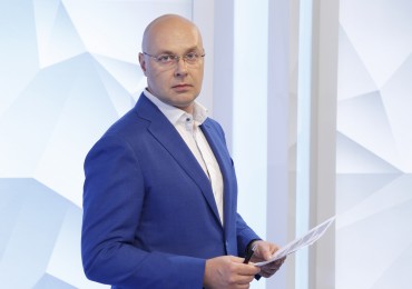 Юлиан Макаров